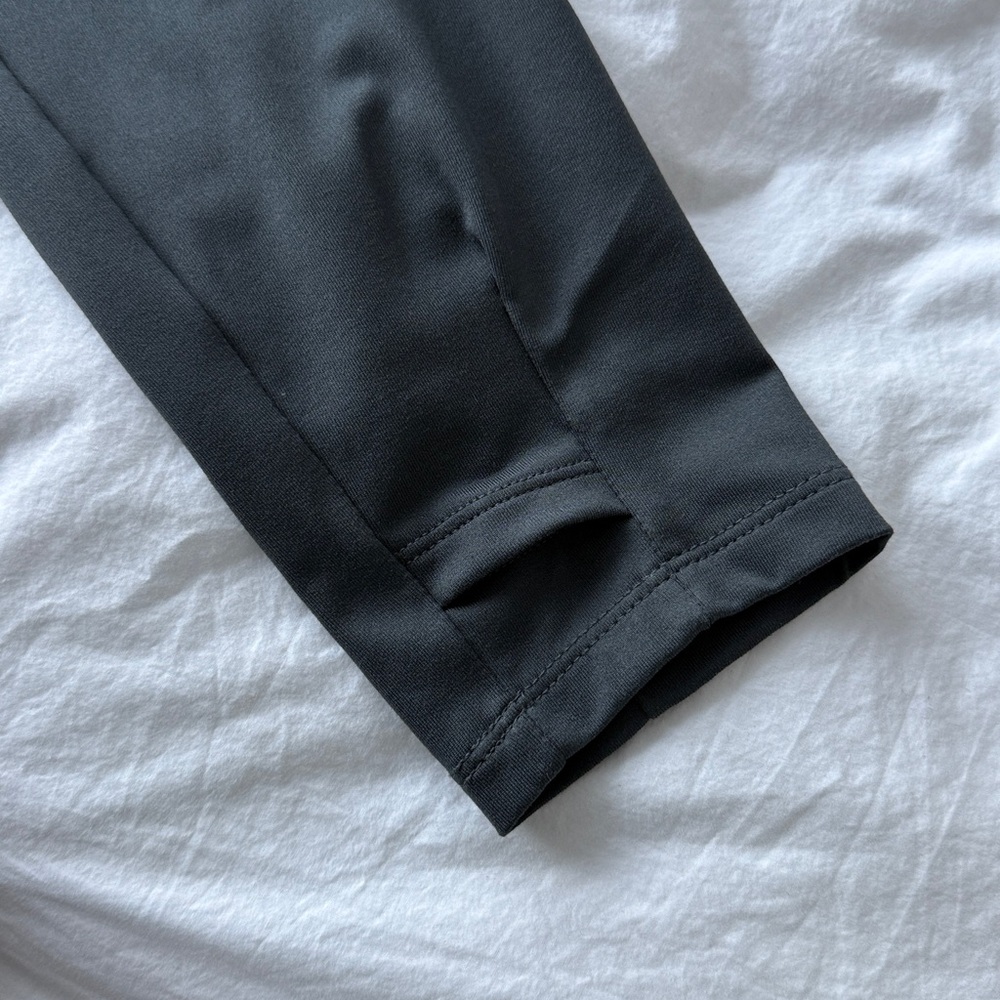 Nike Black Long-Sleeve Quarter-Zip Performance Top - Picture 6 of 8